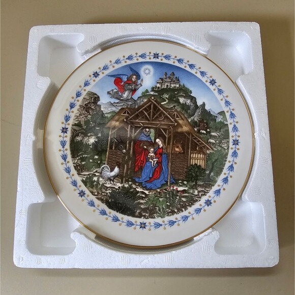NEW The Fleetwood Collection 1981 Christmas Plate "The Holy Child" - Picture 1 of 4